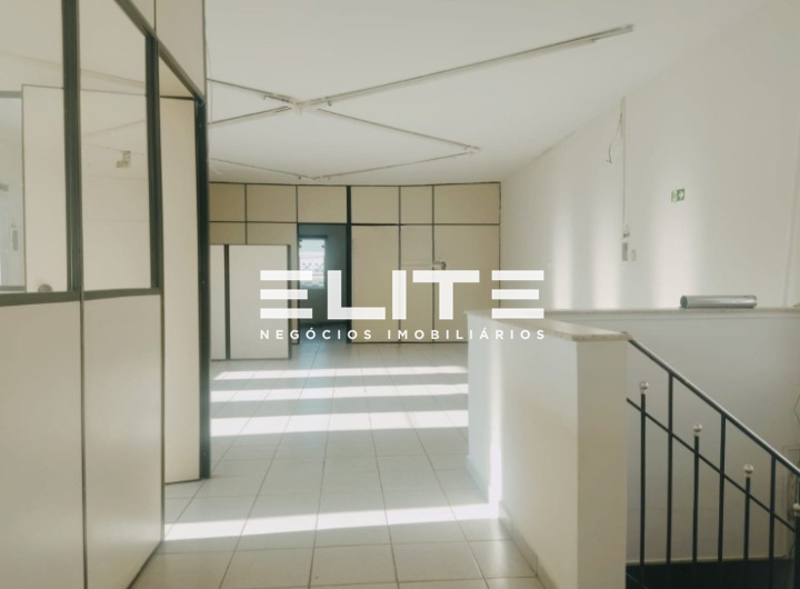 Casa comercial para aluguel no Centro: 