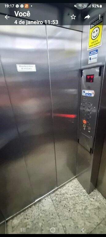 Sala à venda no Centro: 