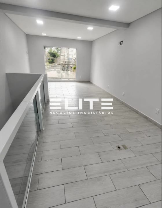 Sala para aluguel no Centro: 
