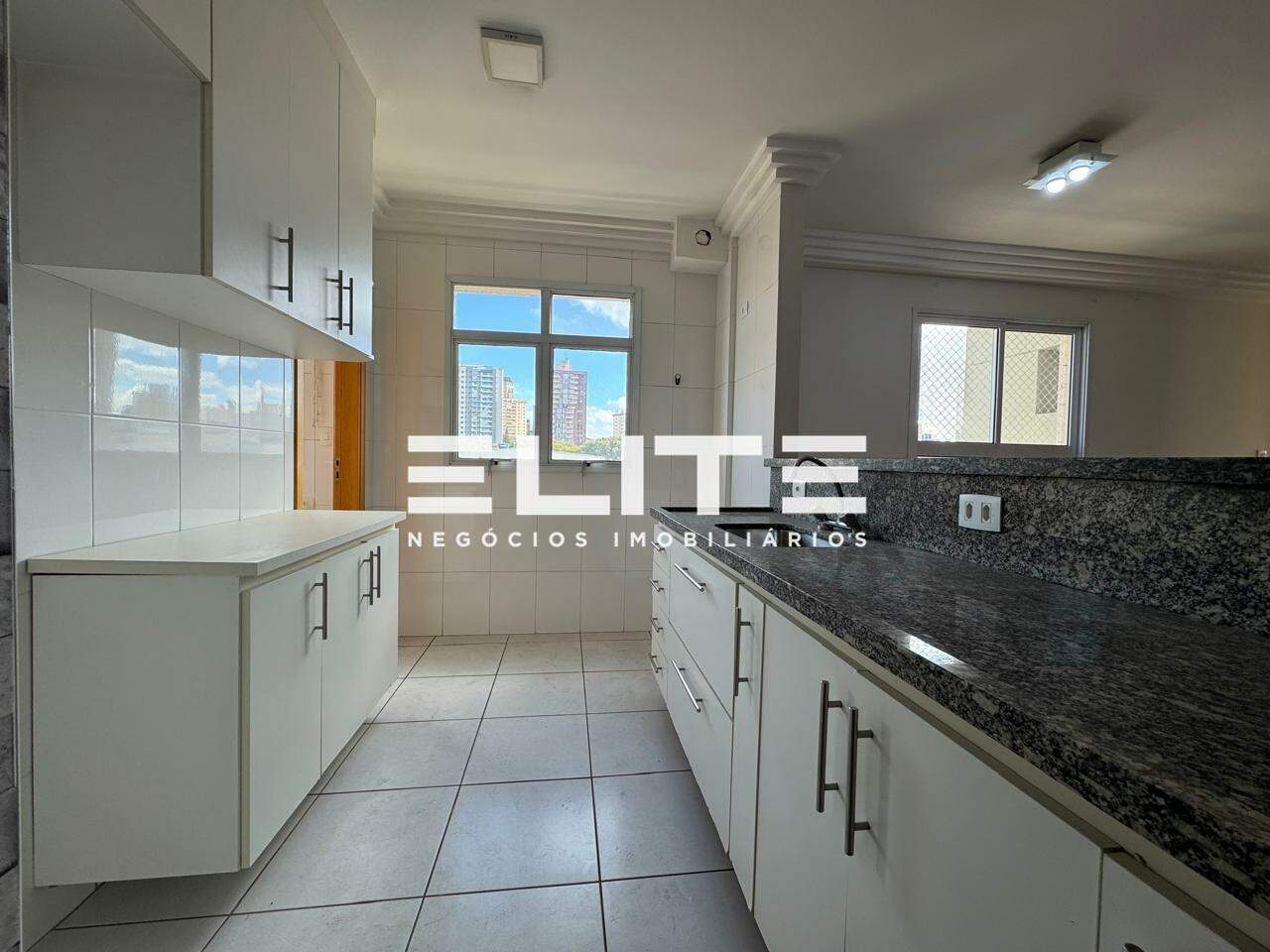 Apartamento à venda no Vila Alzira: 