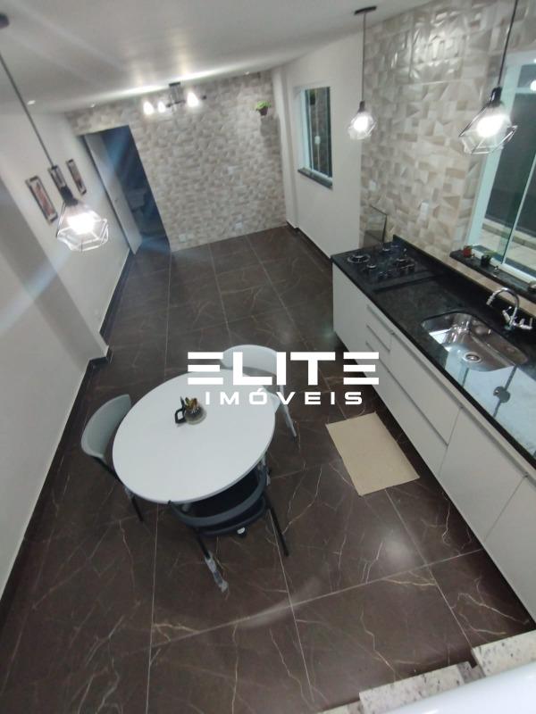 Sobrado à venda no Vila Scarpelli: 