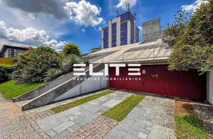 Casa à venda no Pinheirinho: 