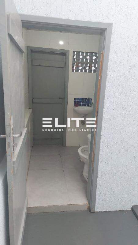 Casa comercial para aluguel no Centro: 