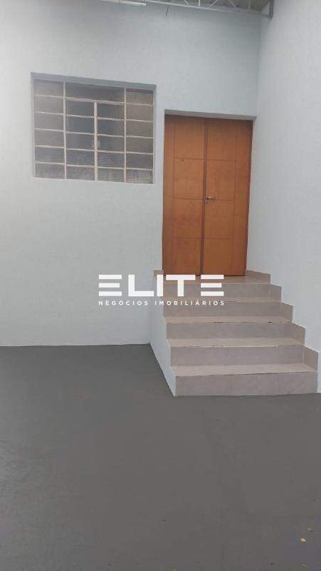 Casa comercial para aluguel no Centro: 
