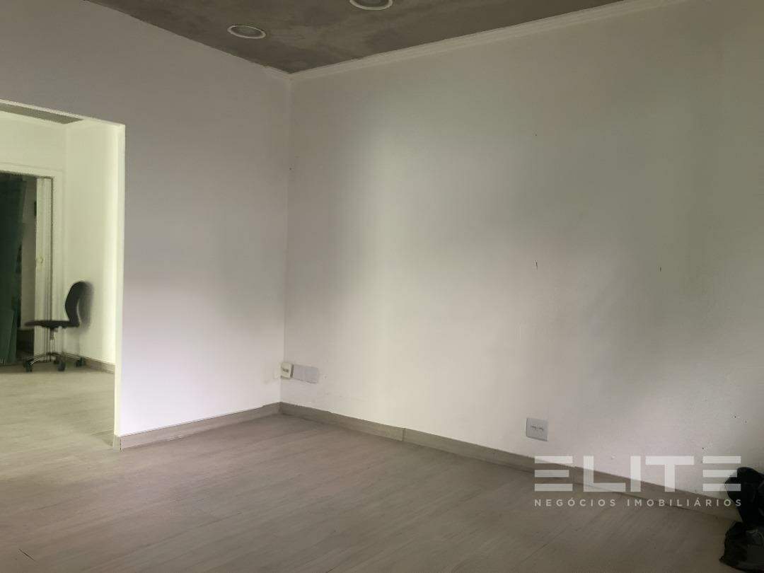 Casa comercial à venda no Vila Bastos: Primeira Sala