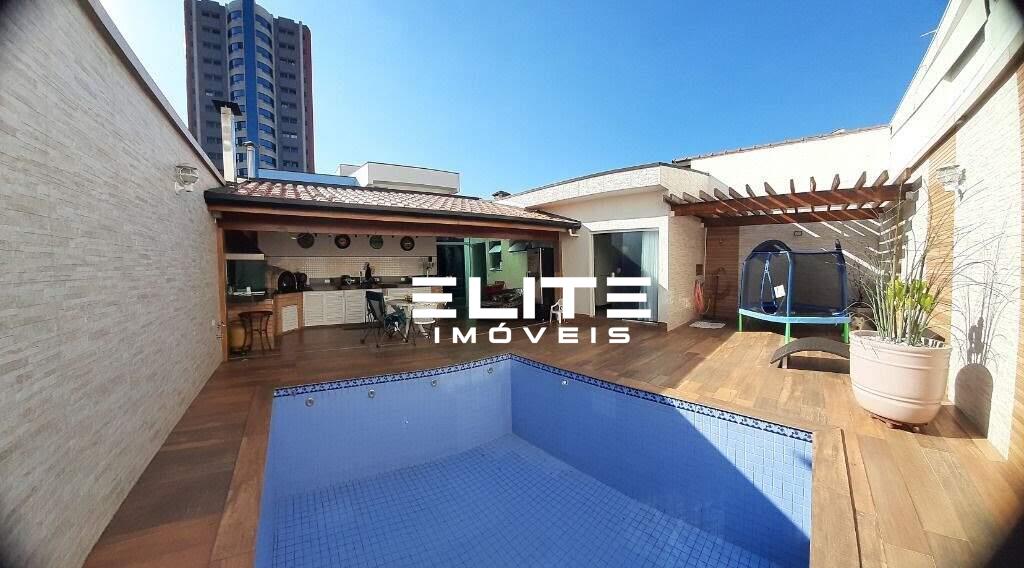 Sobrado à venda no Bairro Jardim: 