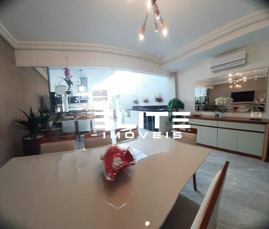 Sobrado à venda no Bairro Jardim: 