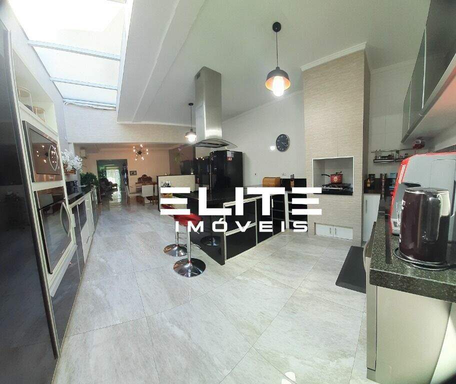 Sobrado à venda no Bairro Jardim: 