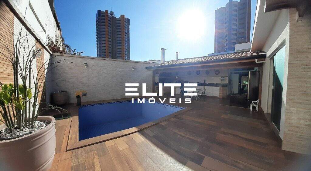 Sobrado à venda no Bairro Jardim: 