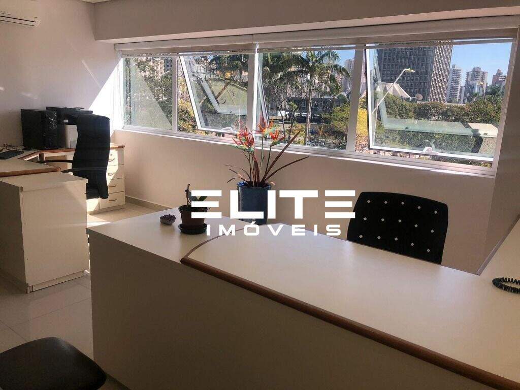 Sala à venda no Centro: 