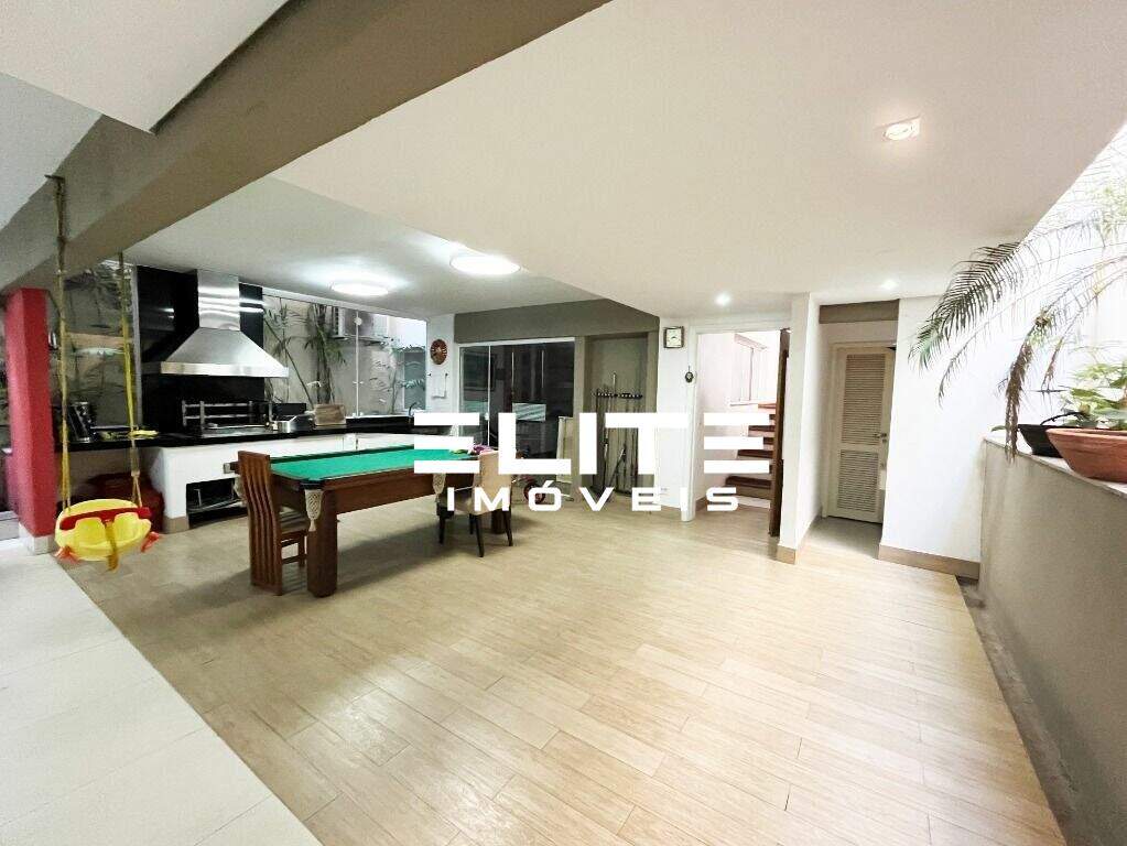 Sobrado à venda no Vila Bastos: 