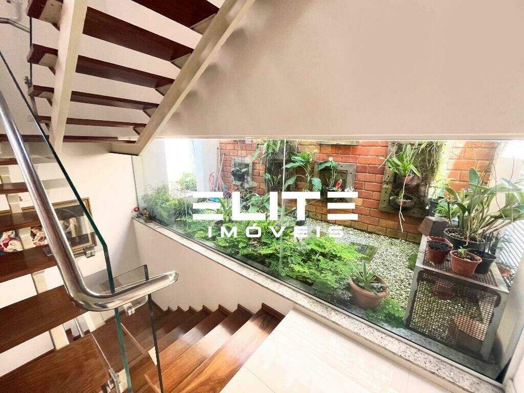 Sobrado à venda no Vila Bastos: 