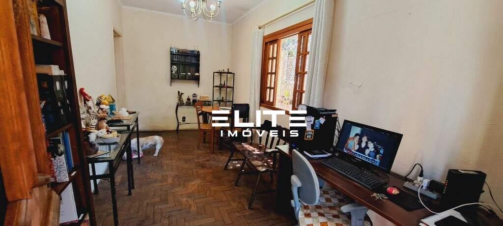 Casa à venda no Centro: 