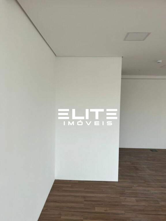 Sala à venda no Centro: 