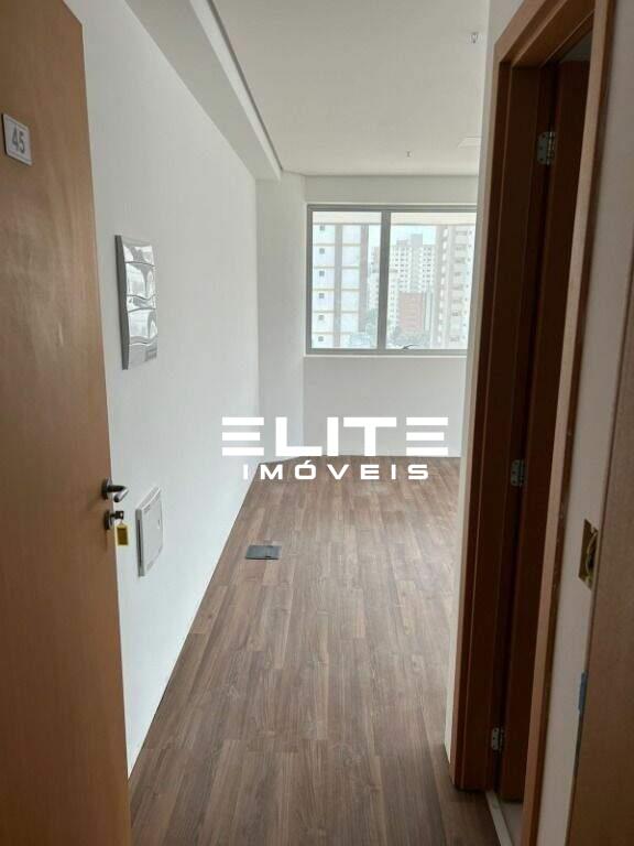 Sala à venda no Centro: 