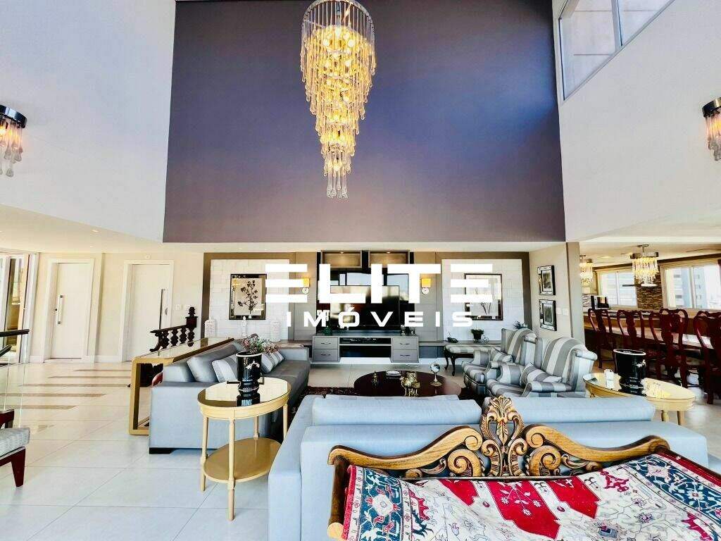 Cobertura à venda no Bairro Jardim: 