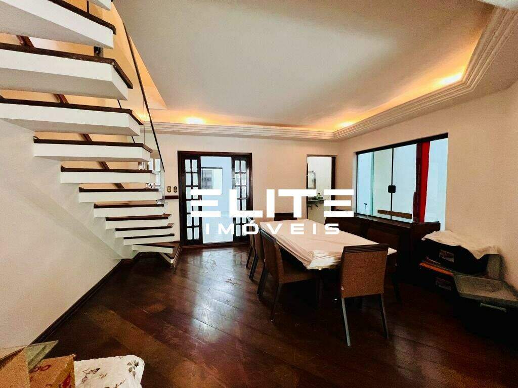 Sobrado à venda no Vila Valparaíso: 