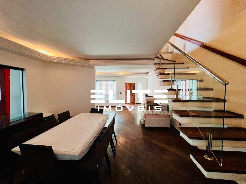 Sobrado à venda no Vila Valparaíso: 