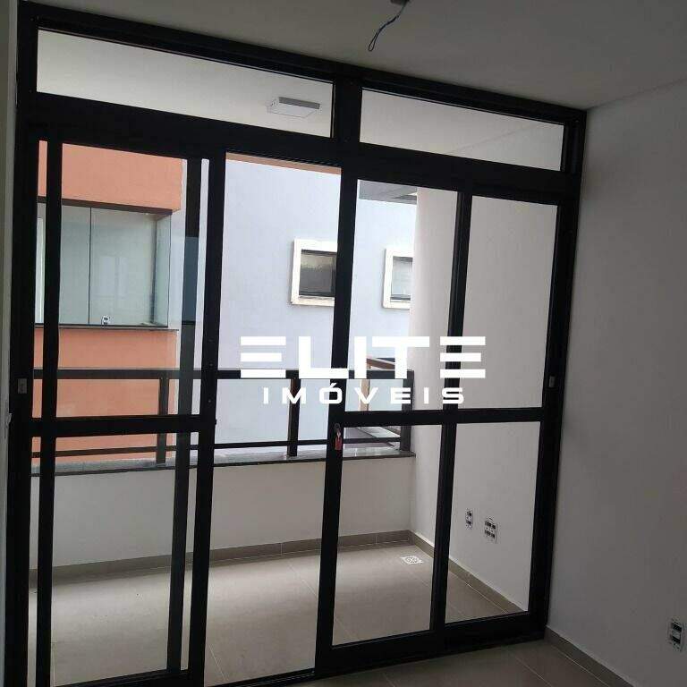 Apartamento à venda no Baeta Neves: 