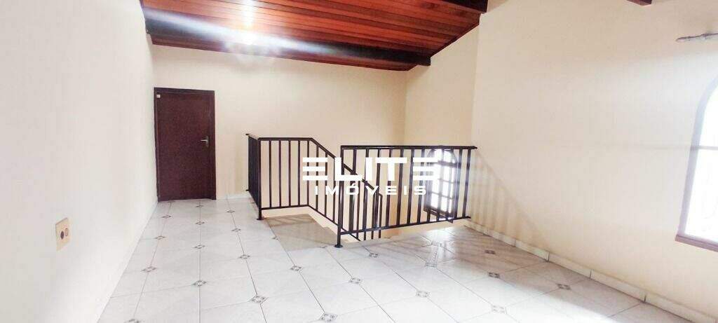 Sobrado à venda no Vila Scarpelli: 