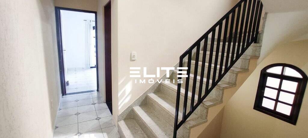 Sobrado à venda no Vila Scarpelli: 