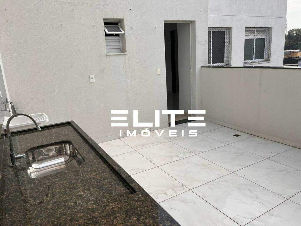 Cobertura à venda no Nova Gerty: 