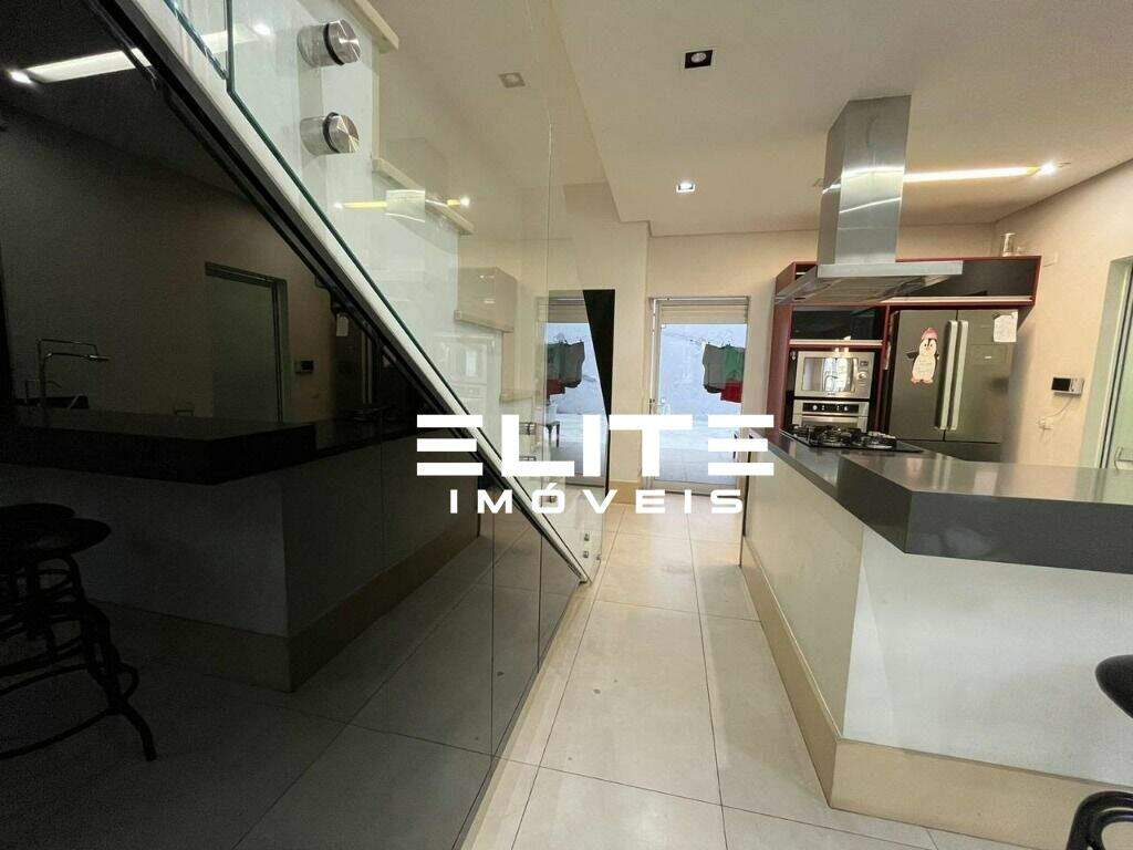 Sobrado à venda no Vila Vitória: 