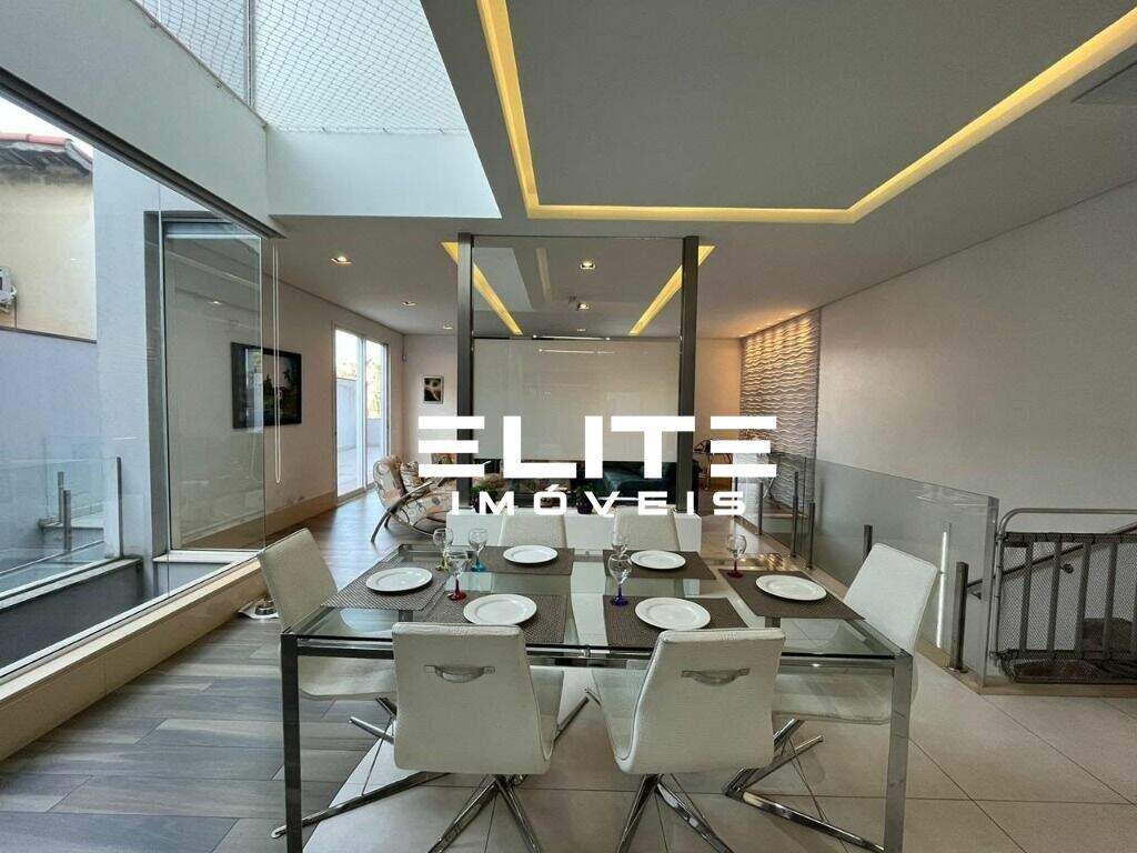 Sobrado à venda no Vila Vitória: 