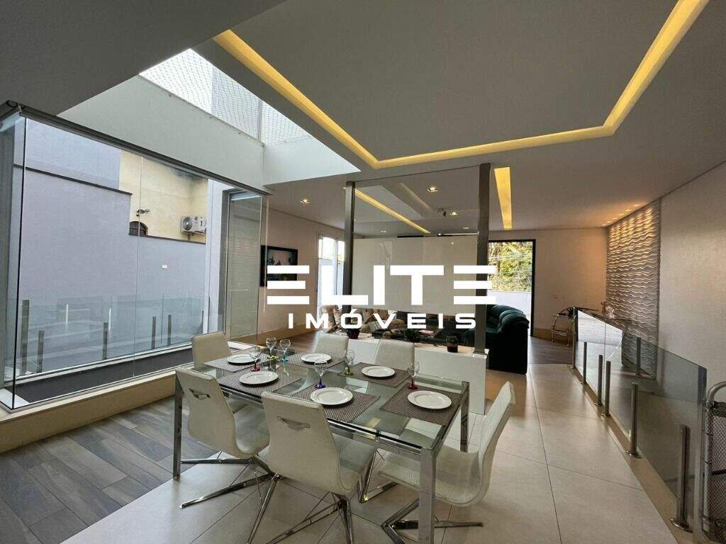 Sobrado à venda no Vila Vitória: 