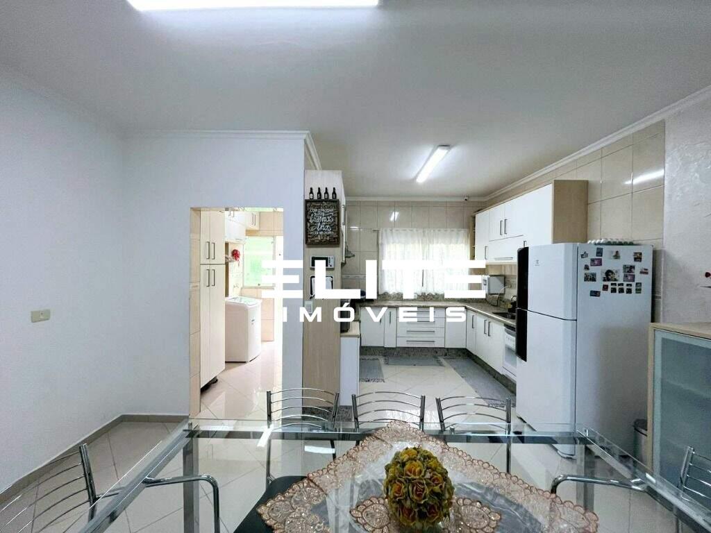 Sobrado à venda no Vila Scarpelli: 