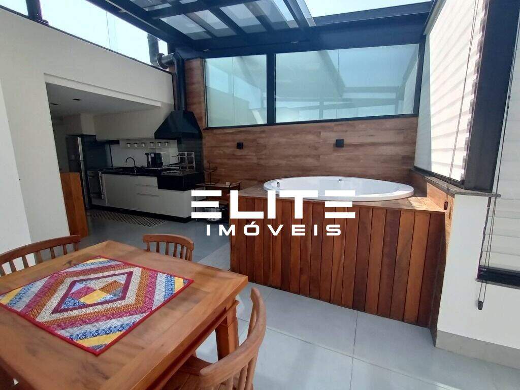 Cobertura à venda no Bairro Jardim: 