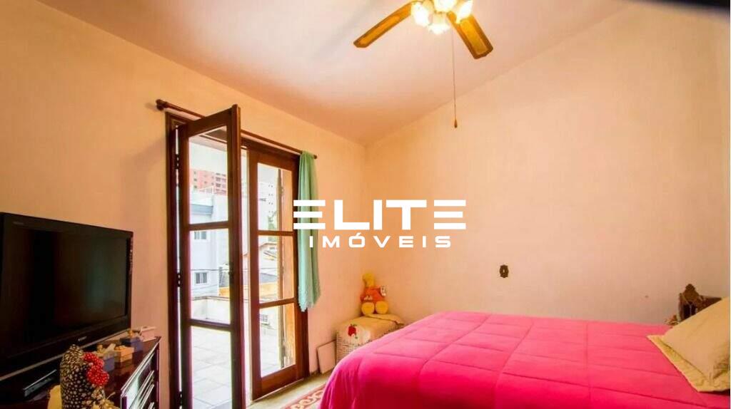 Casa à venda no Centro: 