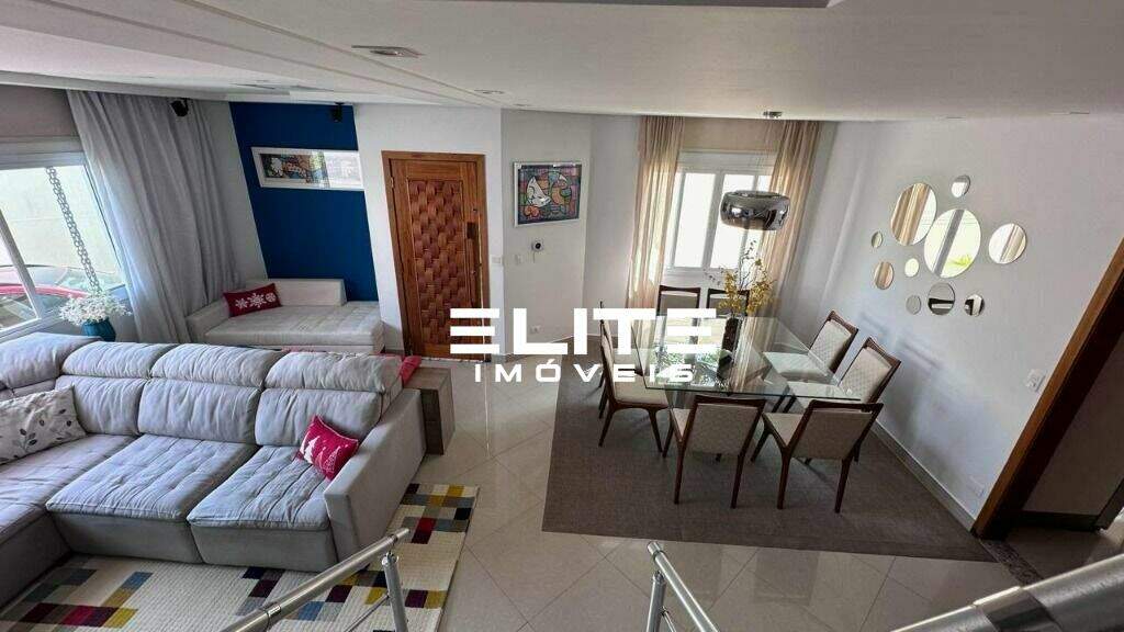 Sobrado à venda no Jardim Lavínia: 