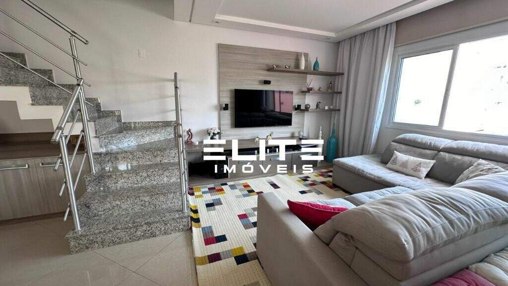 Sobrado à venda no Jardim Lavínia: 