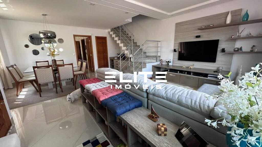 Sobrado à venda no Jardim Lavínia: 