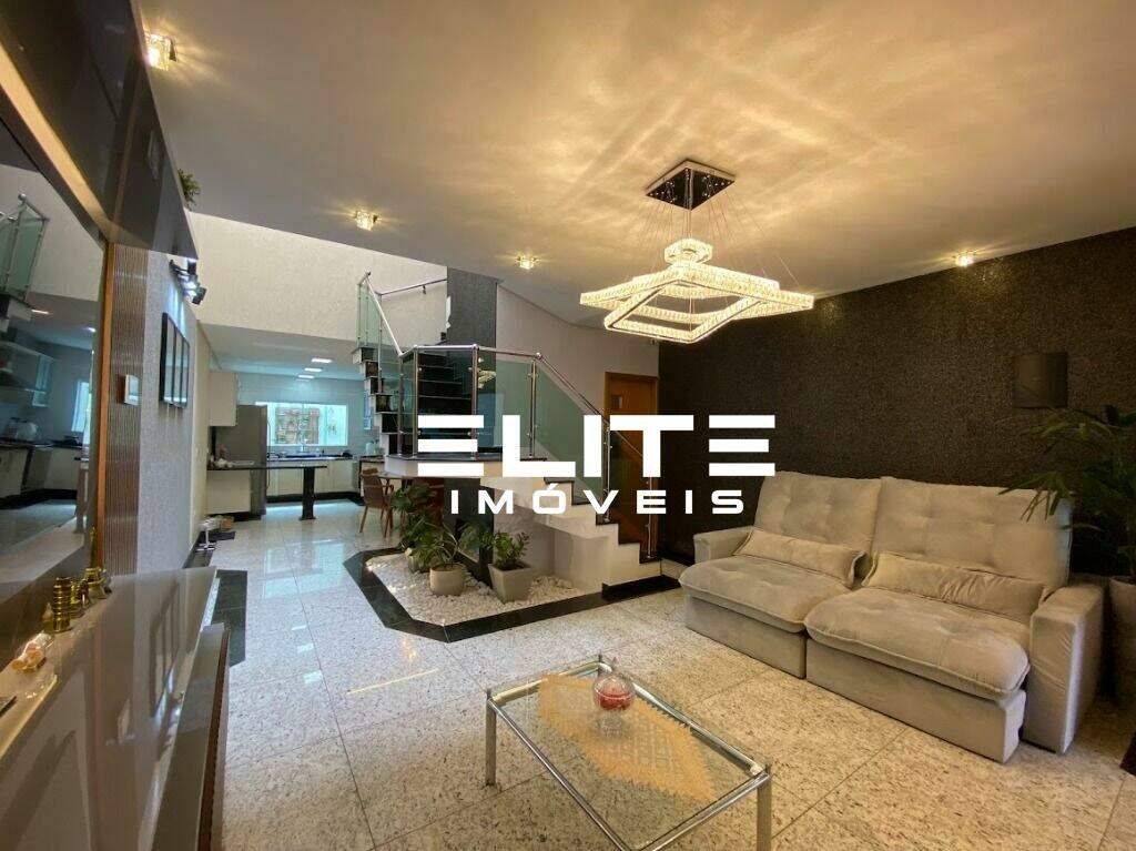 Sobrado à venda no Vila Scarpelli: 