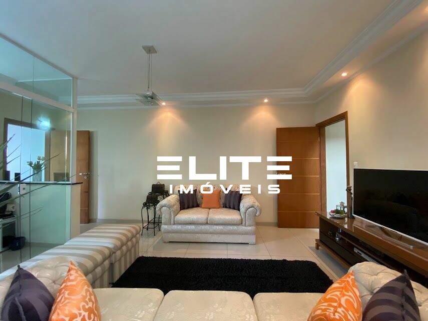 Sobrado à venda no Bairro Jardim: 