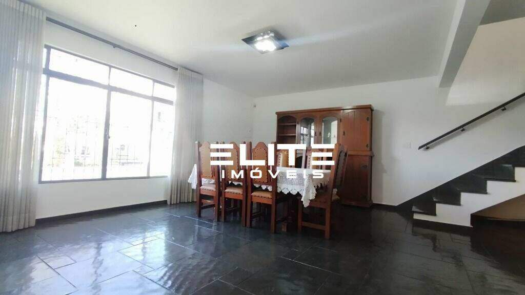 Sobrado à venda no Bairro Jardim: 