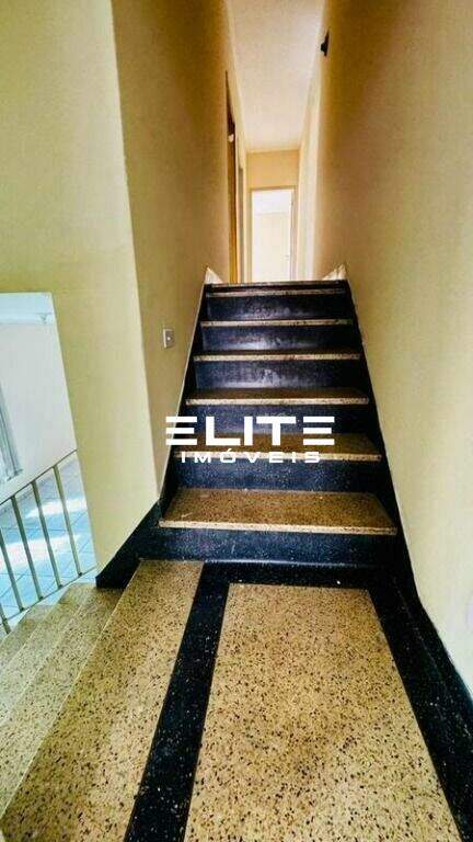 Sobrado à venda no Bangú: 