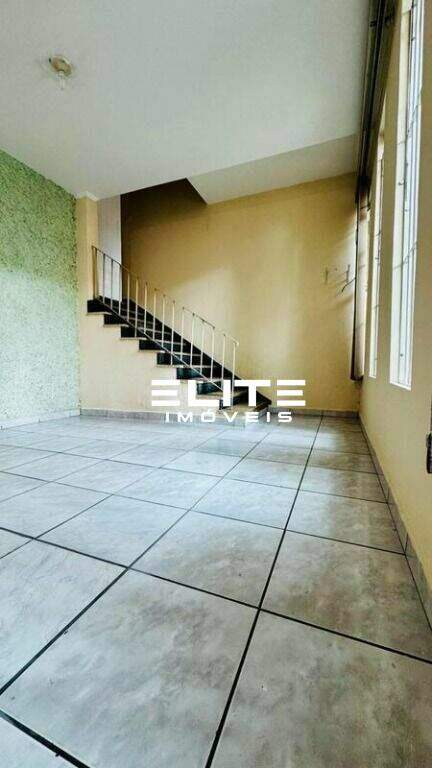 Sobrado à venda no Bangú: 