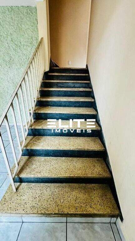 Sobrado à venda no Bangú: 