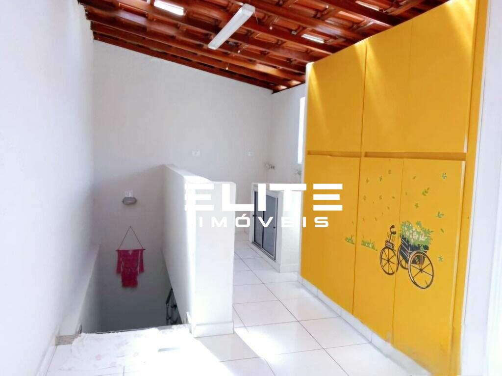 Sobrado à venda no Vila Scarpelli: 