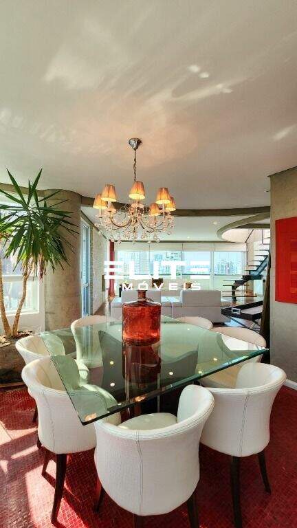 Cobertura à venda no Bairro Jardim: 