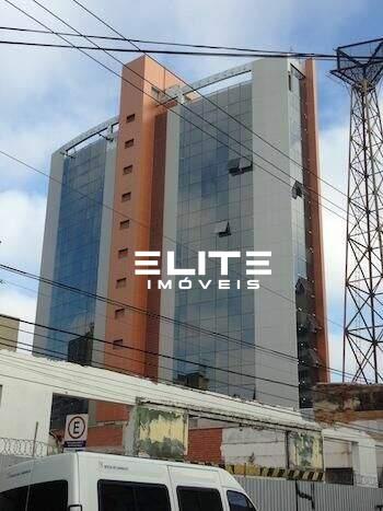 Sala à venda no Centro: 