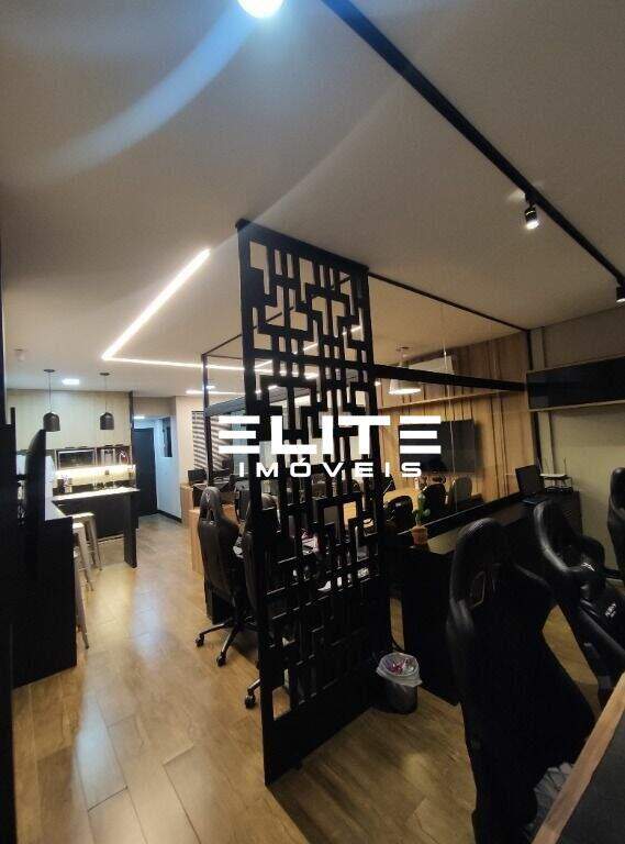 Sala à venda no Centro: 