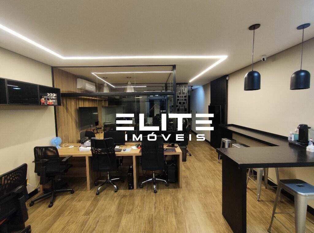 Sala à venda no Centro: 