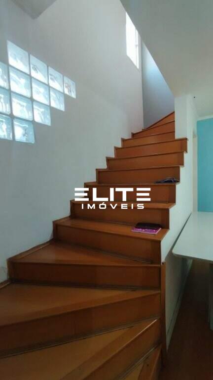 Sobrado à venda no Vila Scarpelli: 