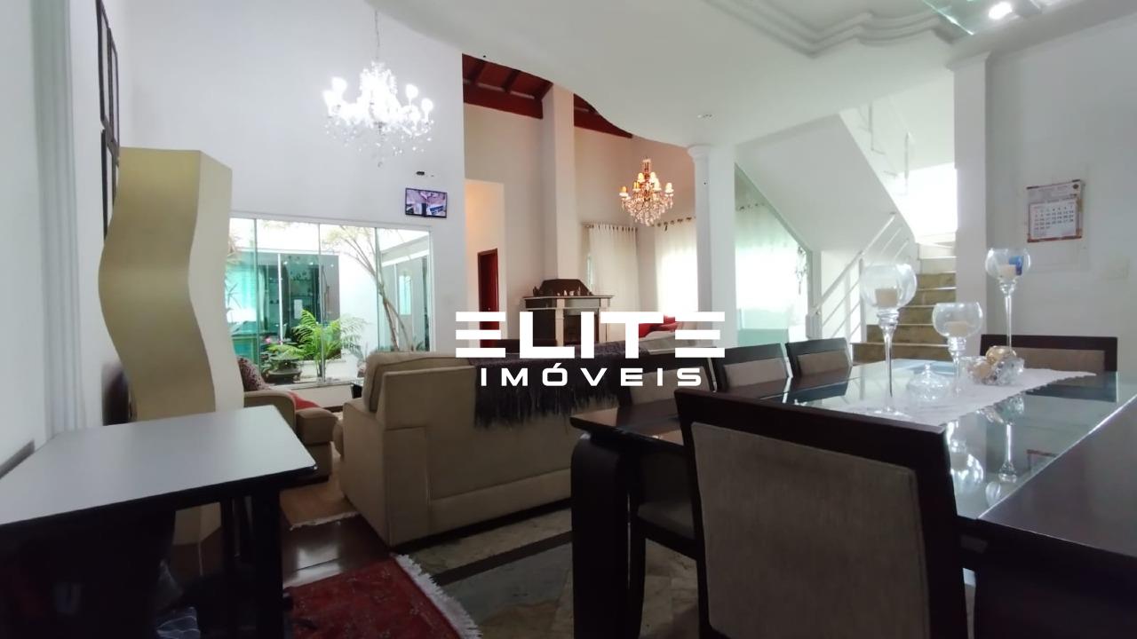 Sobrado à venda no Santa Maria: 