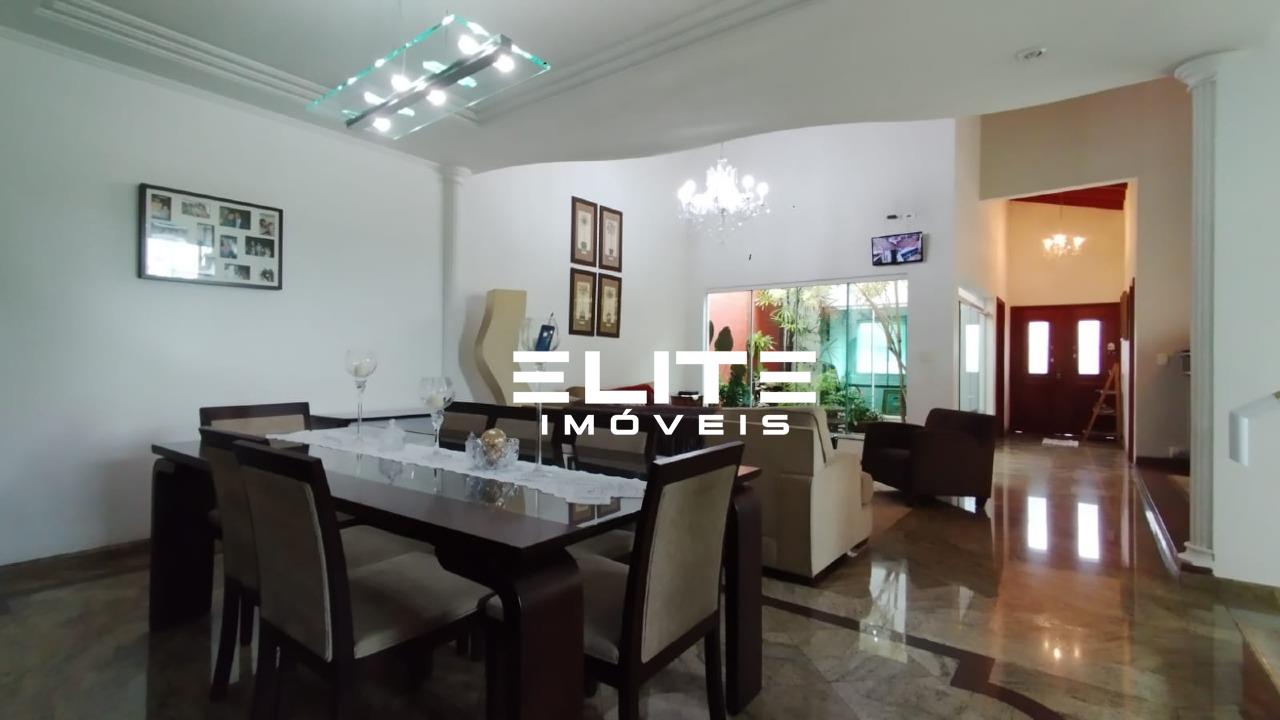 Sobrado à venda no Santa Maria: 