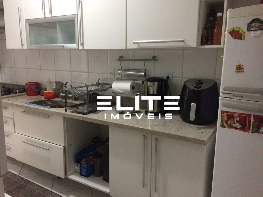 Sobrado à venda no Vila Scarpelli: 